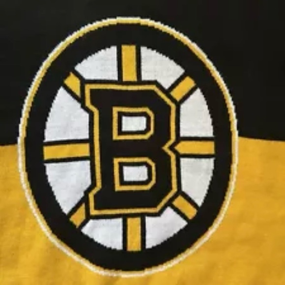 Boston Bruins Holiday Christmas Sweater Size Medium Snowflakes - Picture 2 of 4